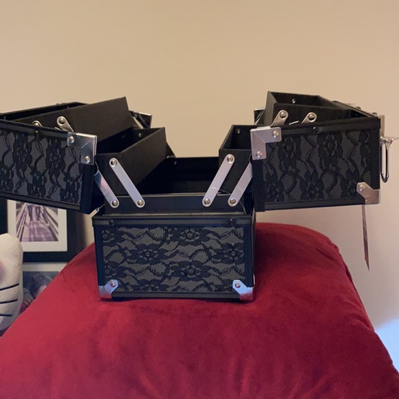 Caboodles Organizing Make Up Case - Picture 4 of 8